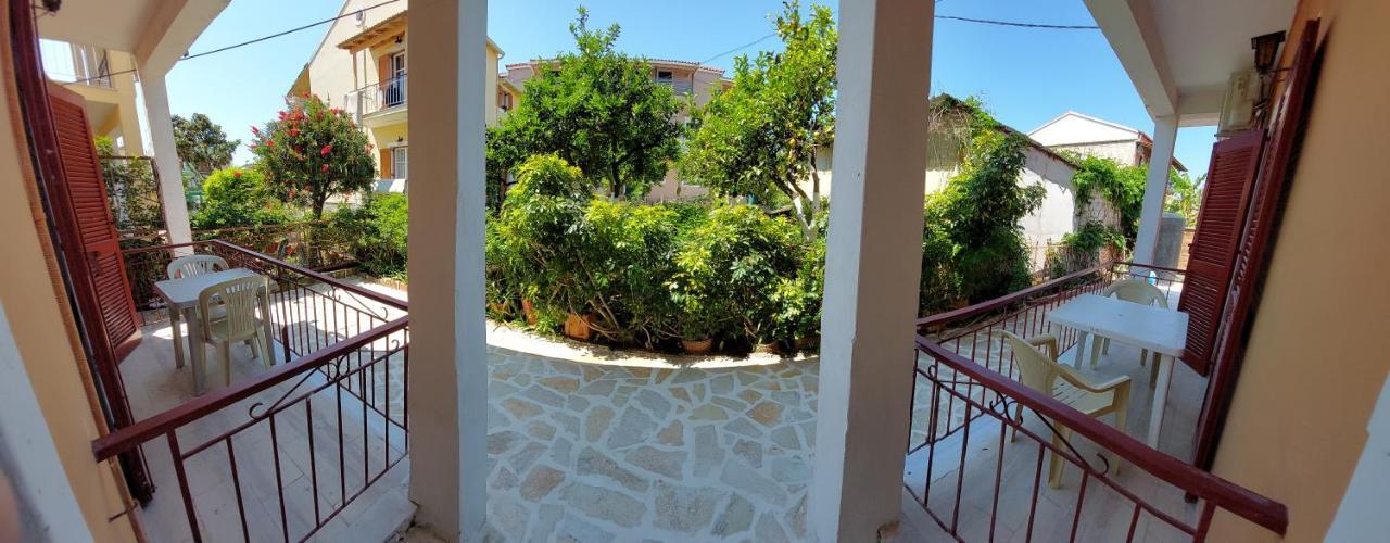 קאבוס Dora'S Apartments מראה חיצוני תמונה