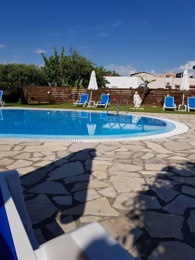 קאבוס Dora'S Apartments מראה חיצוני תמונה